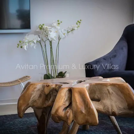 Avitan Premium & Luxury Адехе